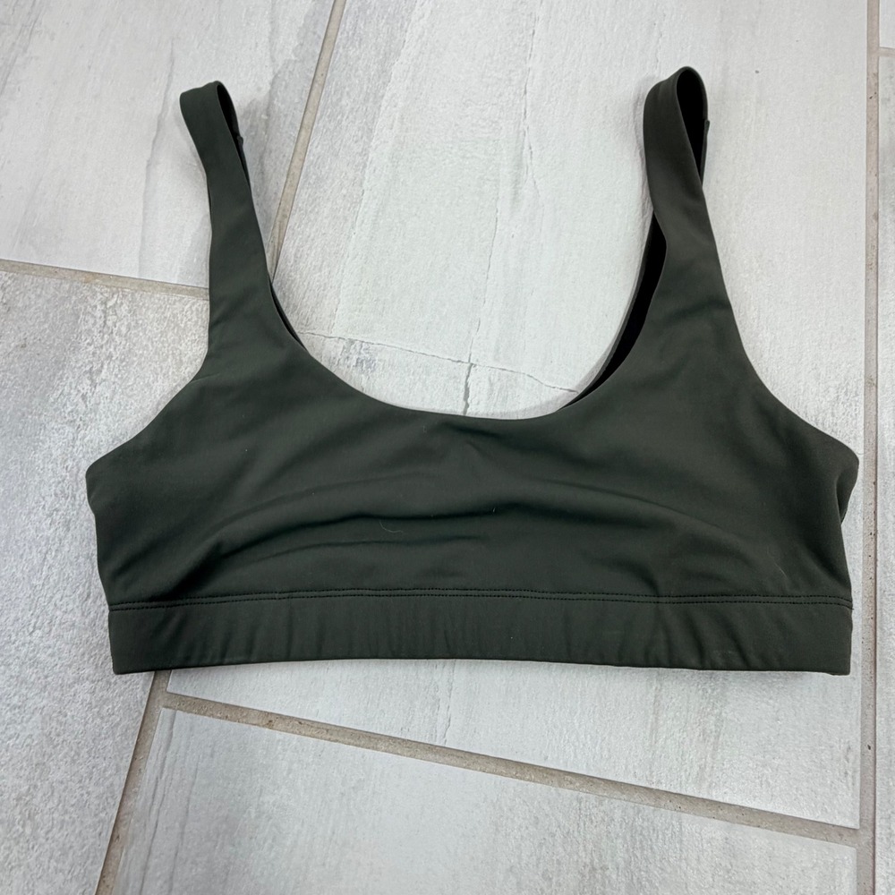 Vuori Womens Scoop Neck Sports Bra Dark Olive Green Mesh Lined Activewear Top